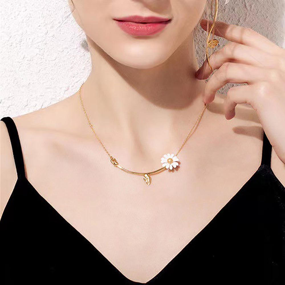 Load image into Gallery viewer, Cute Daisy Jewelry Set - Necklace Earrings Bracelet Ring
